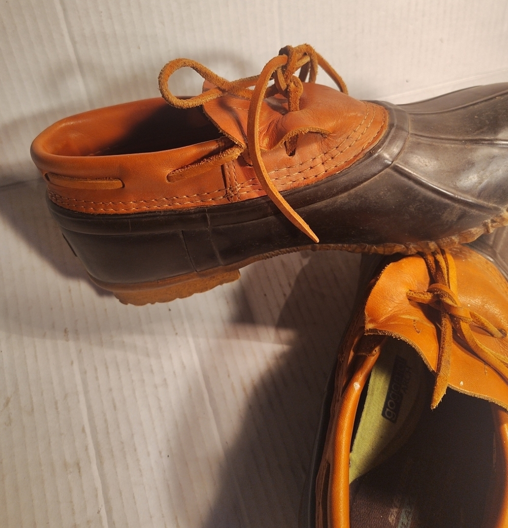 Cabela's Size 10 Rainproof Shoes